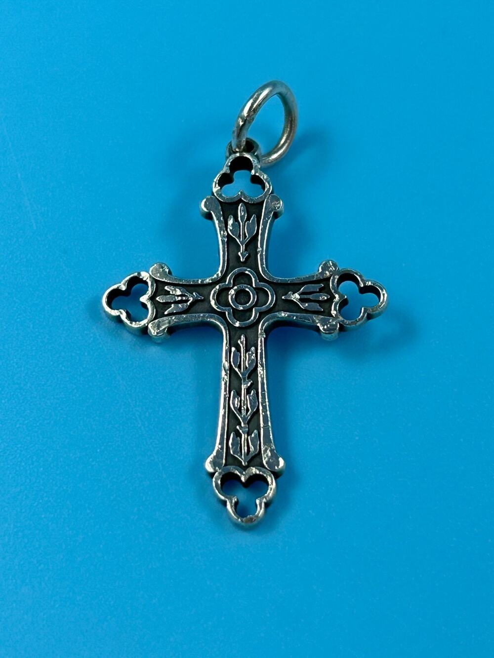 Rare James Avery Retired 925 Sterling Silver Openwork Edges Budded Cross Pendant